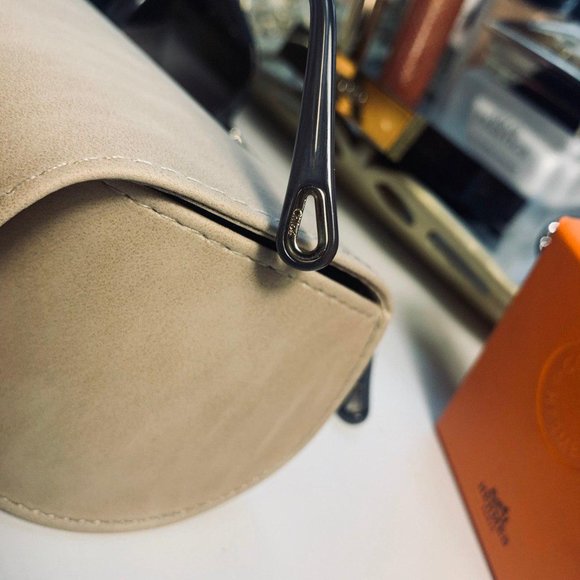 Brand new Chloe sunglassesSOLD WITHIN THE BOUTIQUE - Picture 4 of 4